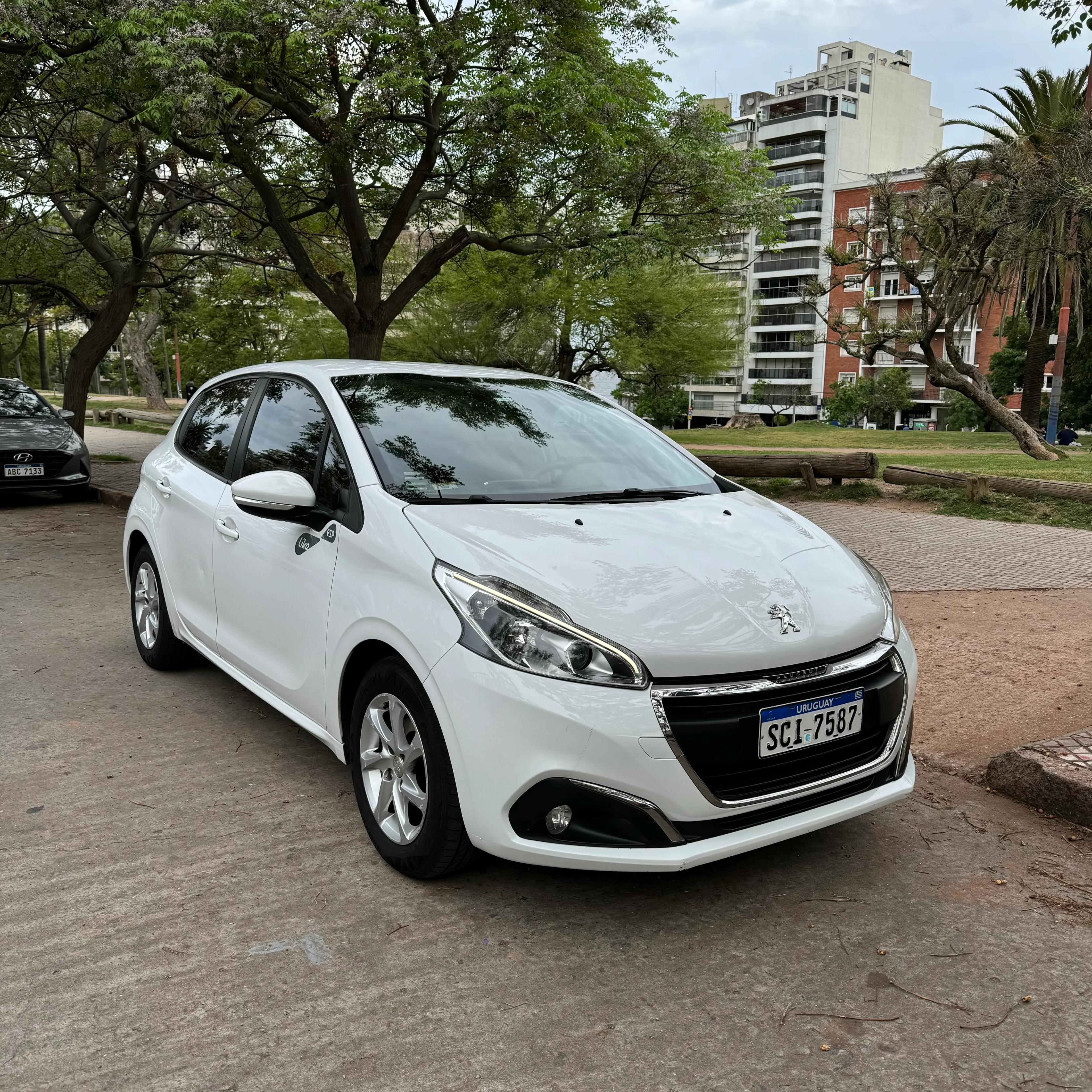 Peugeot 208 - Montevideo